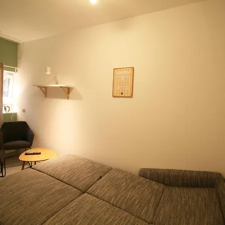 Pansiyon Und Ferienzimmer *